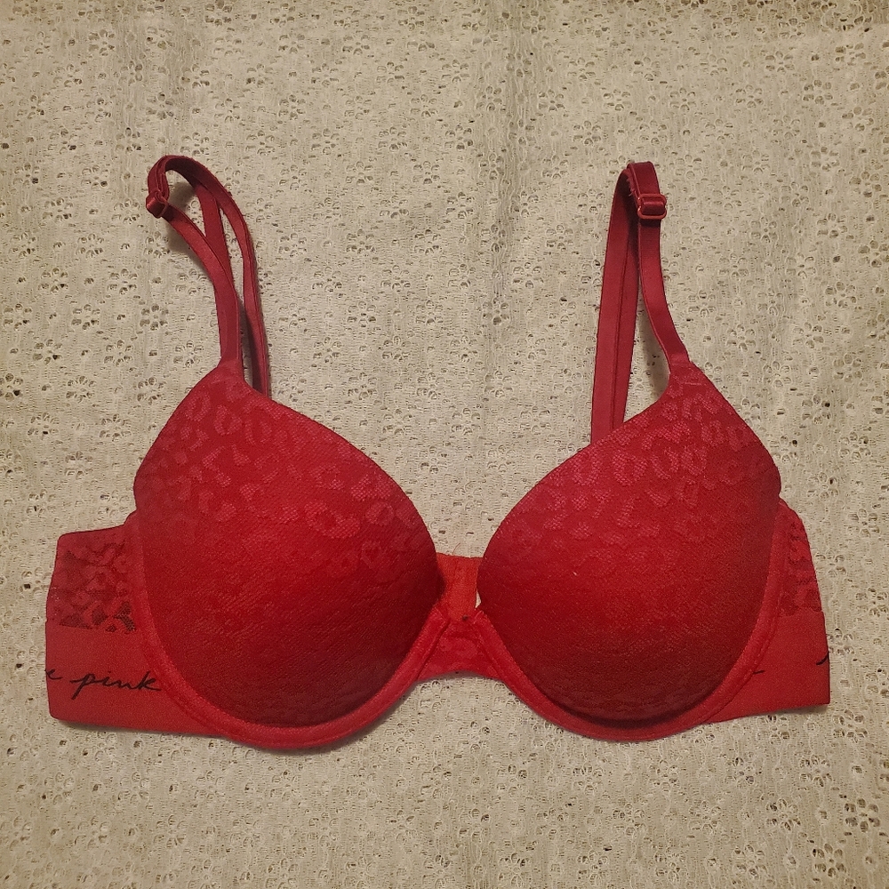 Victoria’s Secret PINK 34C 34 C Lightly Lined T-Shirt Bra Red Lace Leopard Print